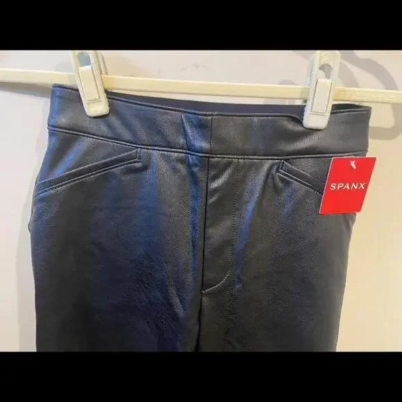 NWT SPANX Leather-Like Flare Pant- size small - Picture 3 of 9